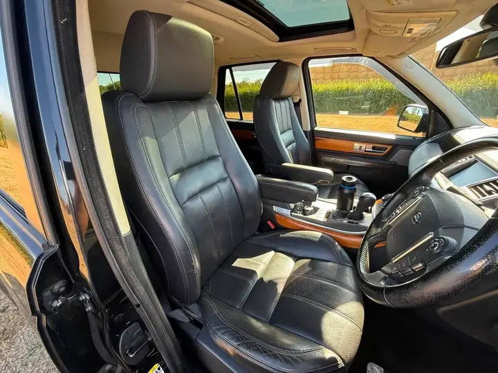 Land Rover Range Rover Sport 2010 photo 3