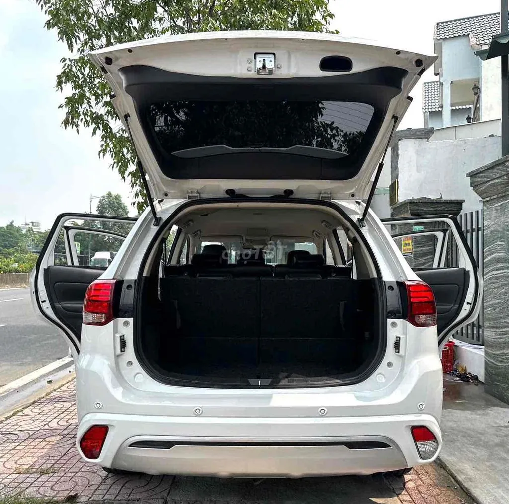 Mitsubishi Outlander 2023 photo 5