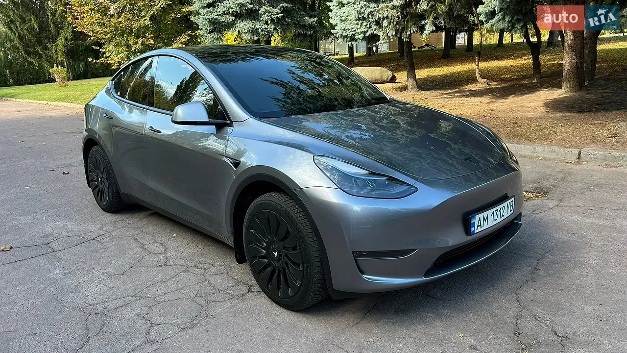 Tesla Model Y 2025 photo 5