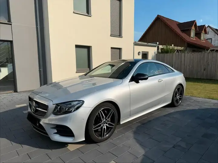 Mercedes-Benz E 220 D Coupé