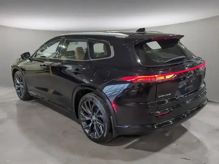 Toyota Crown Signia 2025 photo 4