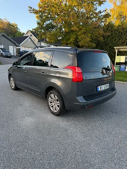 Peugeot 5008 2010 photo 5