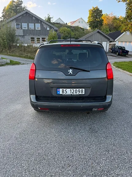 Peugeot 5008 2010 photo 4