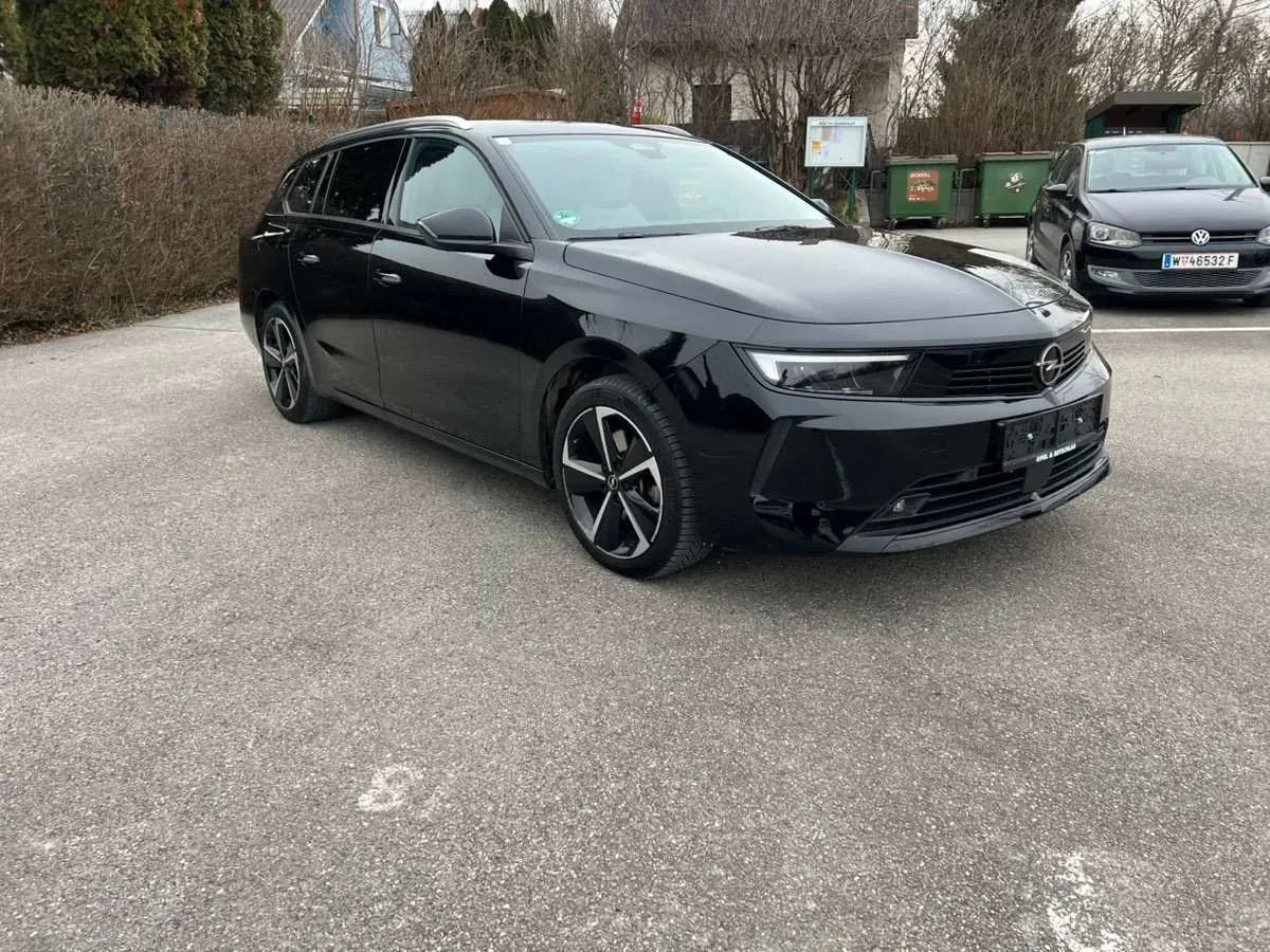 Opel Astra 2024 photo 2