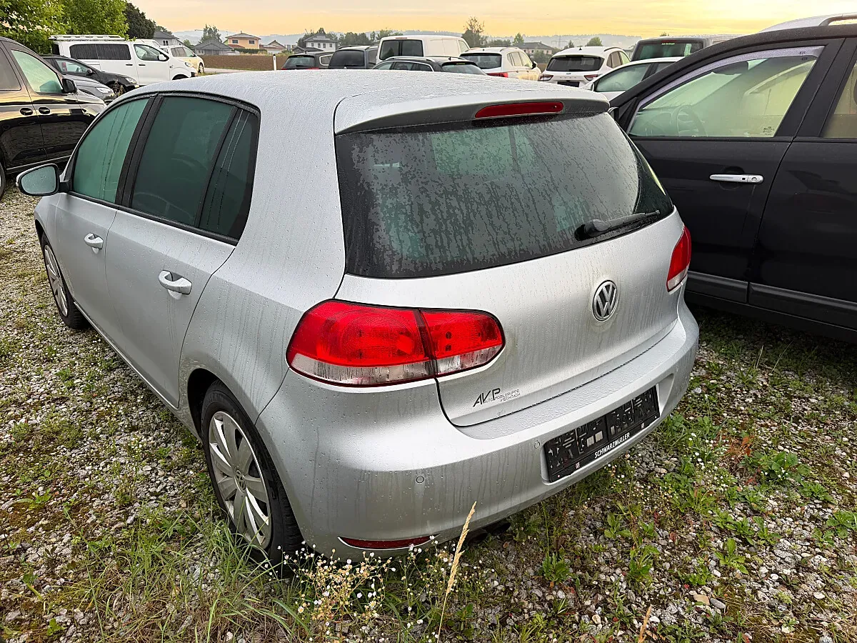 Volkswagen Golf 2010 photo 3