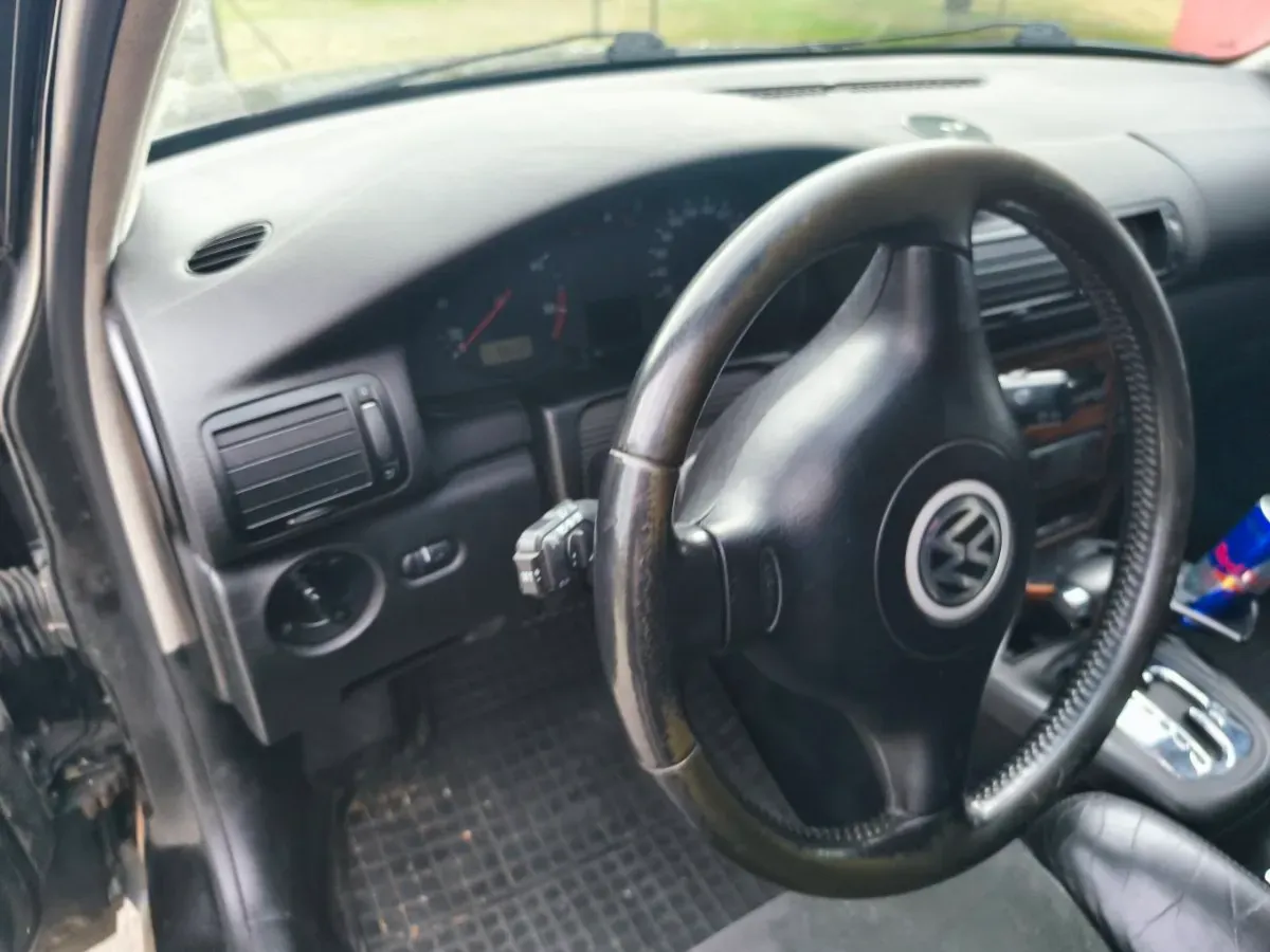 Volkswagen Passat 2000 photo 3