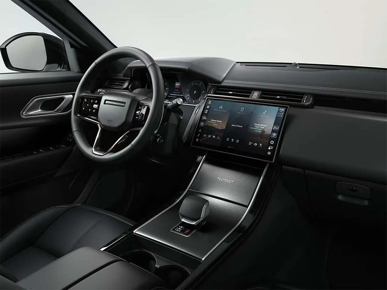 Land Rover Range Rover Velar photo 4