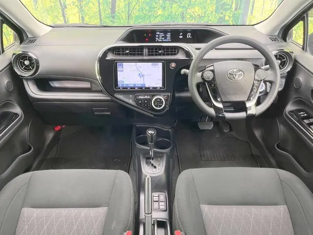 Toyota Aqua 2021 photo 2