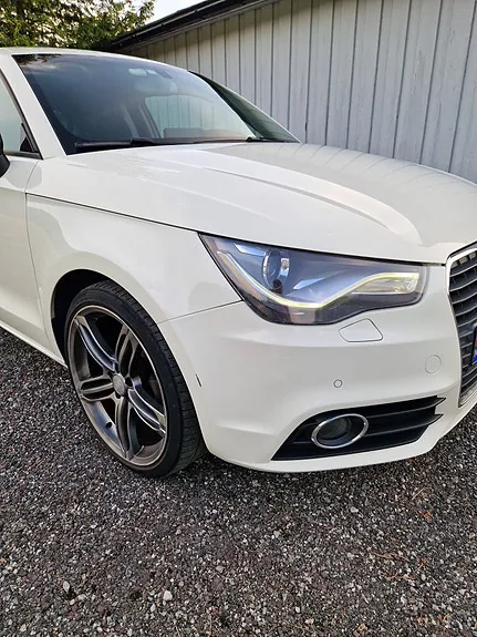 Audi A1 2011 photo 3