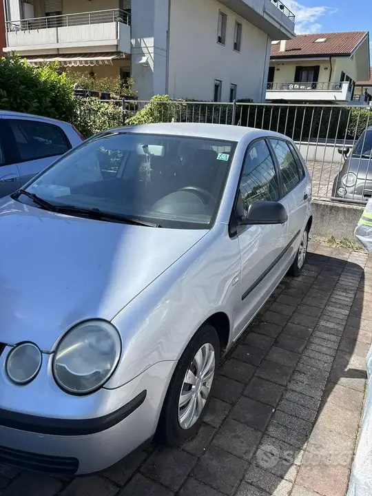 Volkswagen Polo 2002 photo 2
