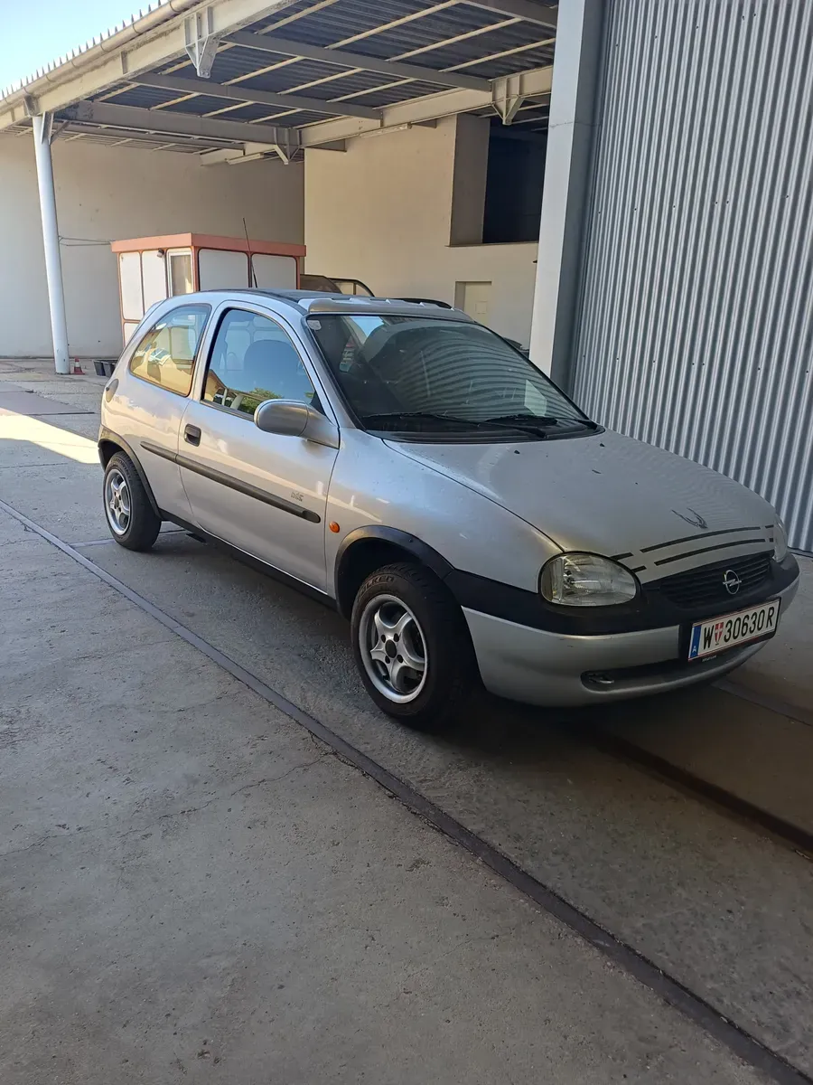 Opel Corsa 2000 photo 2