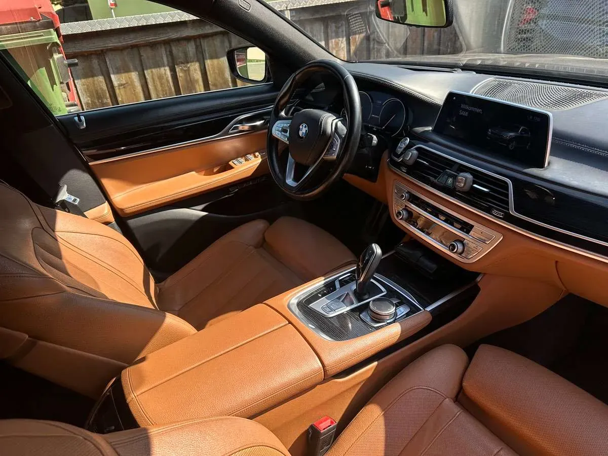 BMW 7 Series 2016 photo 3