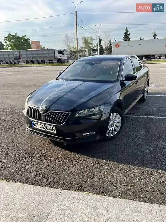 Skoda Superb 2015 photo 2