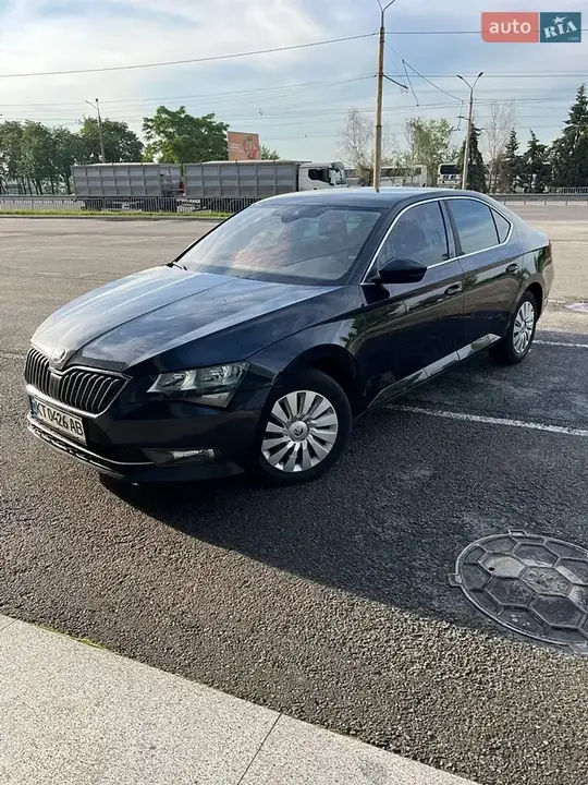 Skoda Superb 2015 photo 4