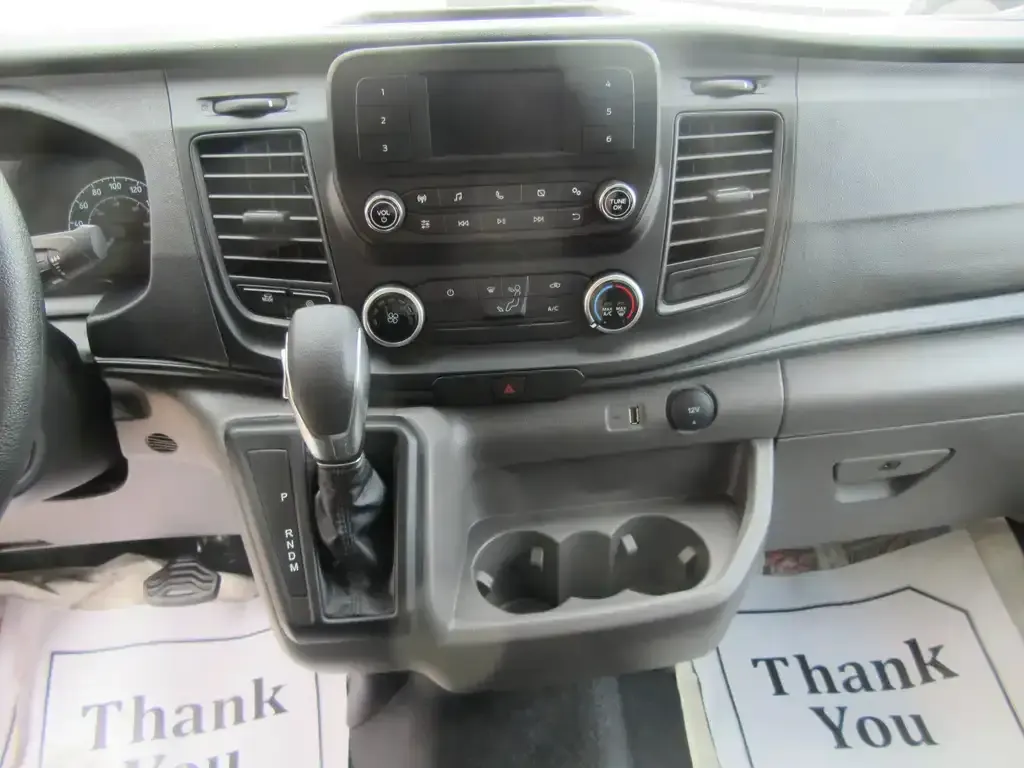 Ford Transit 2024 photo 2