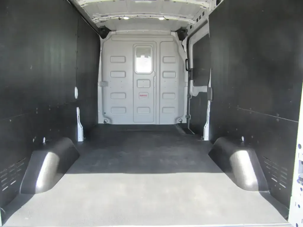 Ford Transit 2024 photo 5