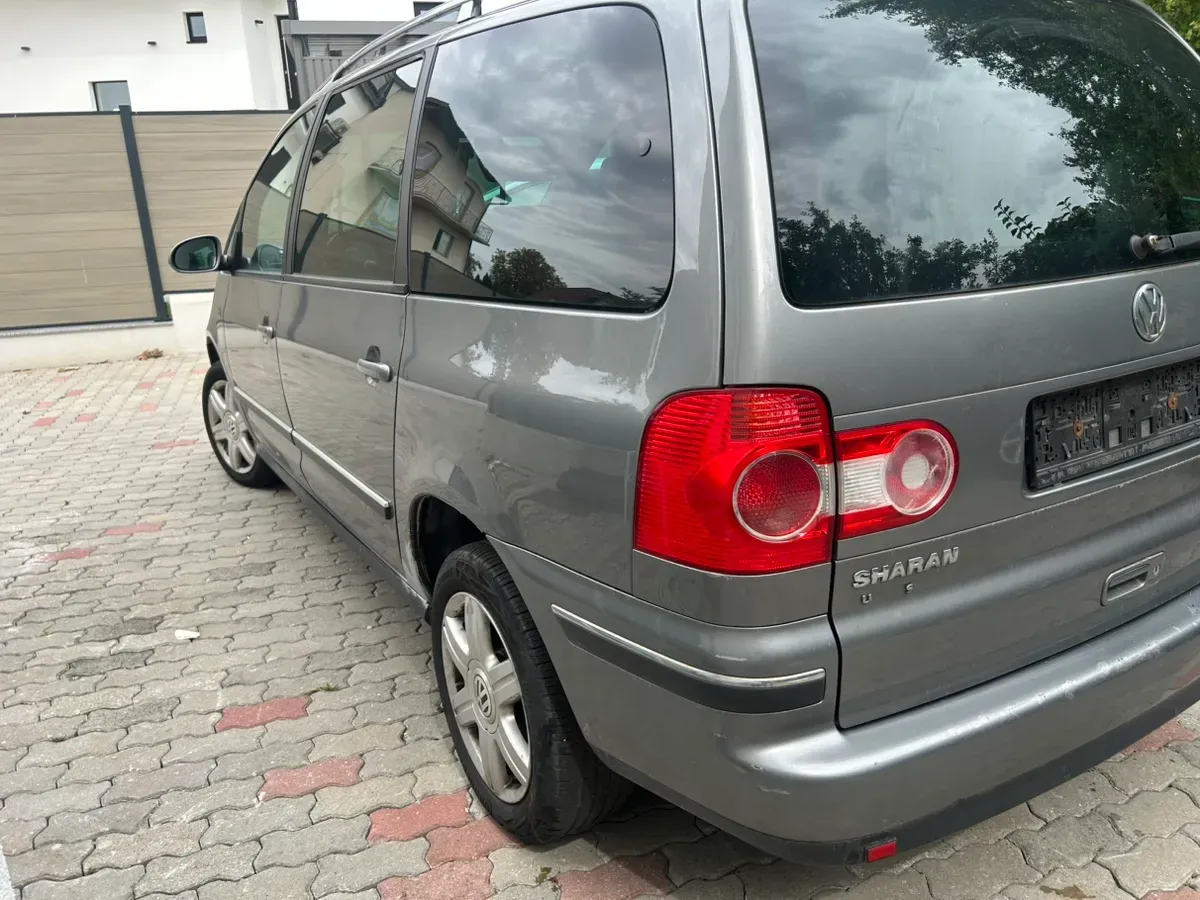 Volkswagen Sharan 2008 photo 2