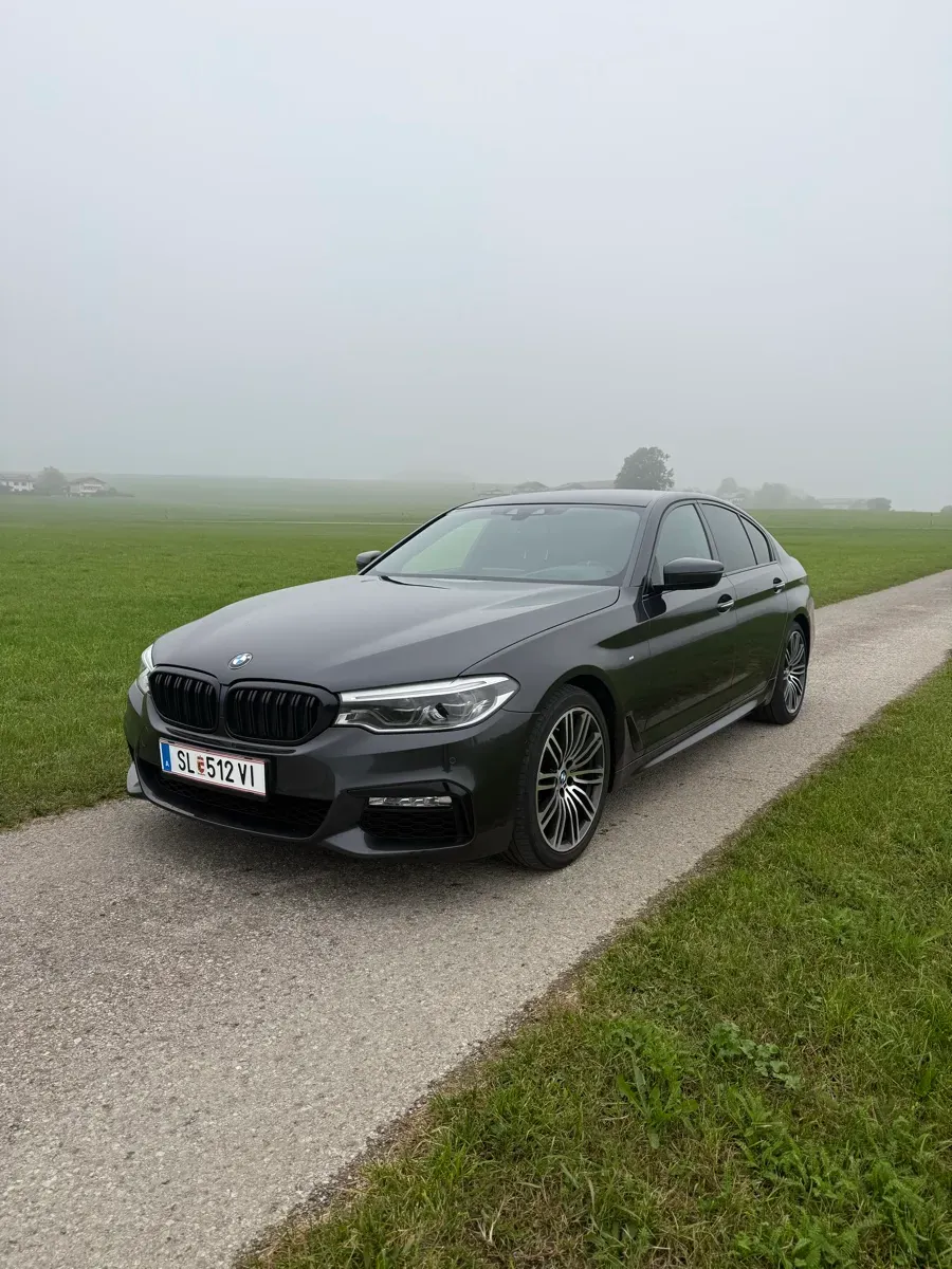 BMW 5 Series 2017 photo 2