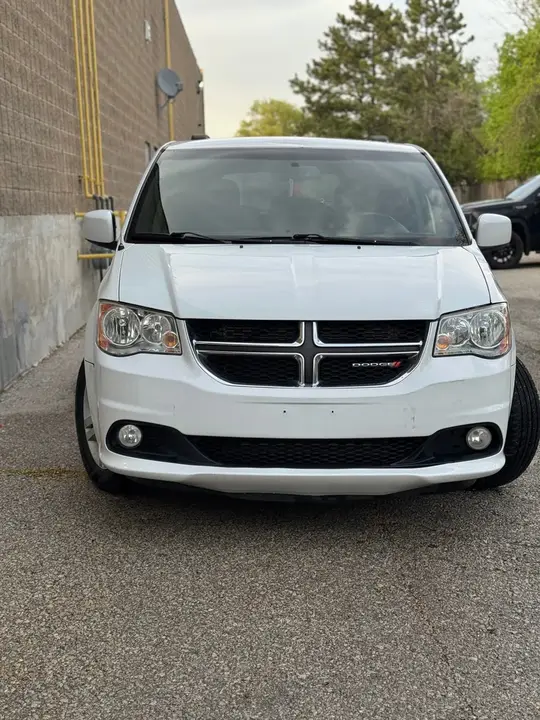 Dodge Grand Caravan 2017 photo 2