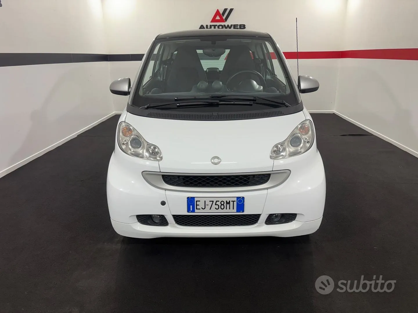 Smart Fortwo 2011 photo 2