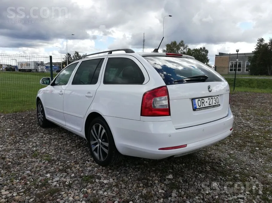 Skoda Octavia 2012 photo 4