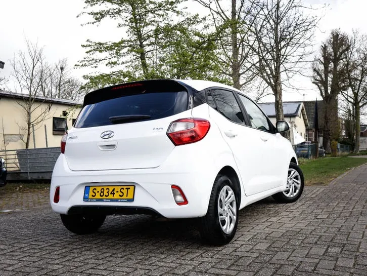 Hyundai I10 2023 photo 2