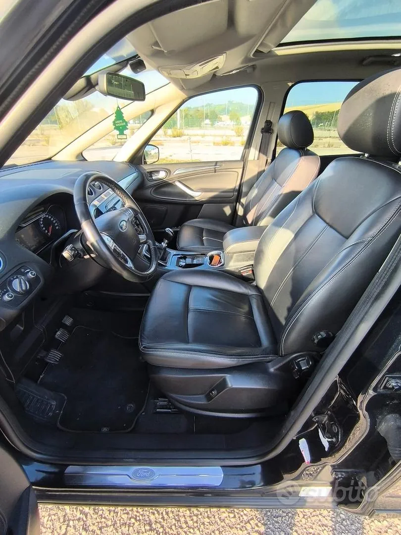 Ford S-Max 2010 photo 3