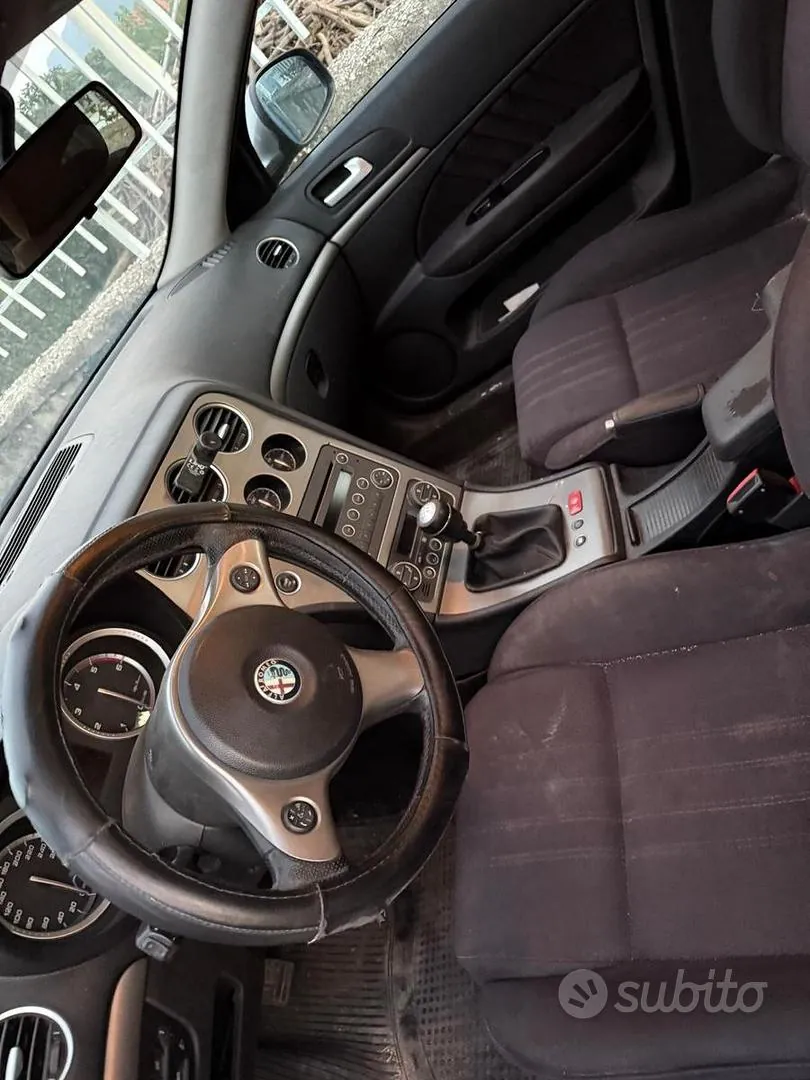 Alfa Romeo 159 2008 photo 3