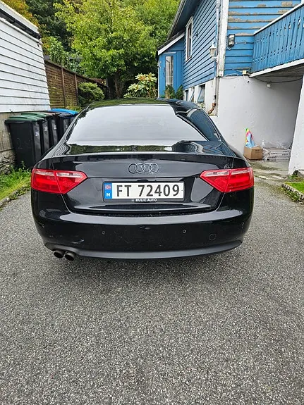Audi A5 2009 photo 2