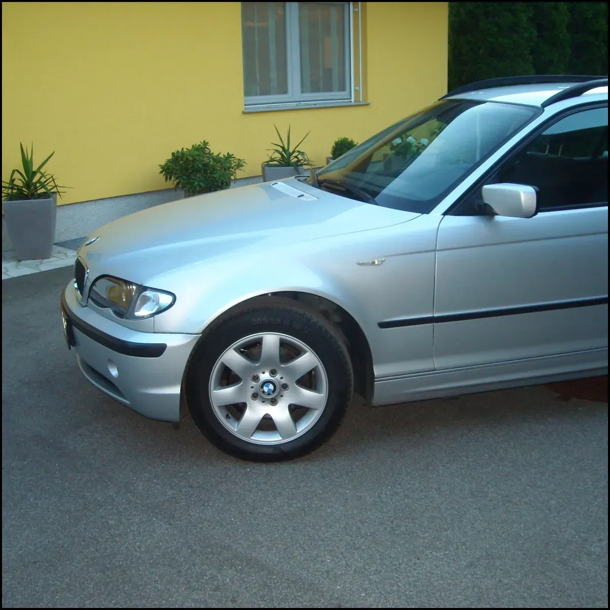 BMW 3 Series 2002 photo 2