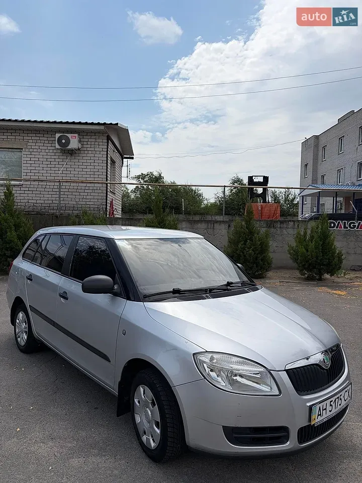 Skoda Fabia 2008 photo 5