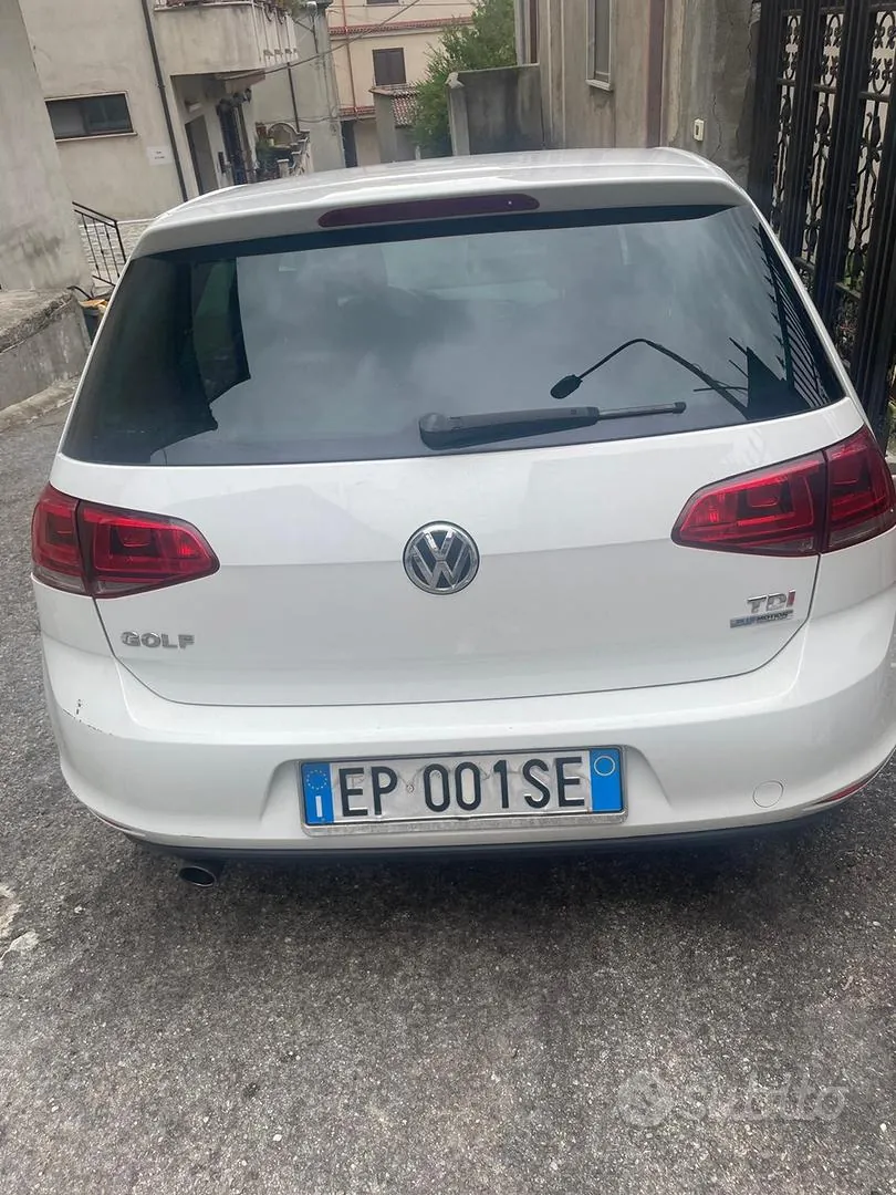 Volkswagen Golf 2012 photo 2