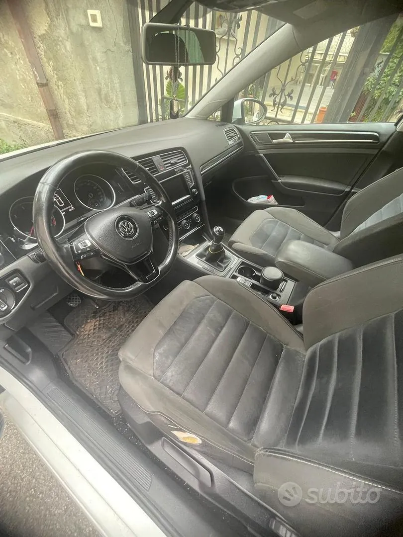 Volkswagen Golf 2012 photo 4