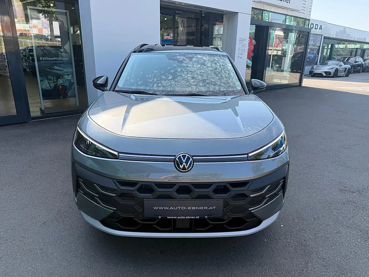 Volkswagen T-Roc Life 2026 photo 2
