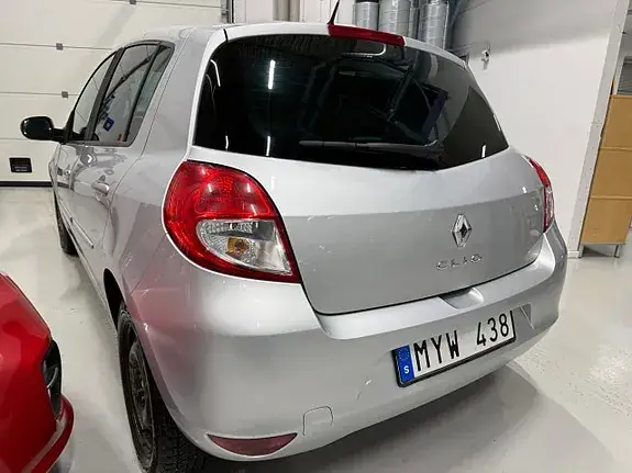 Renault Clio 2010 photo 5