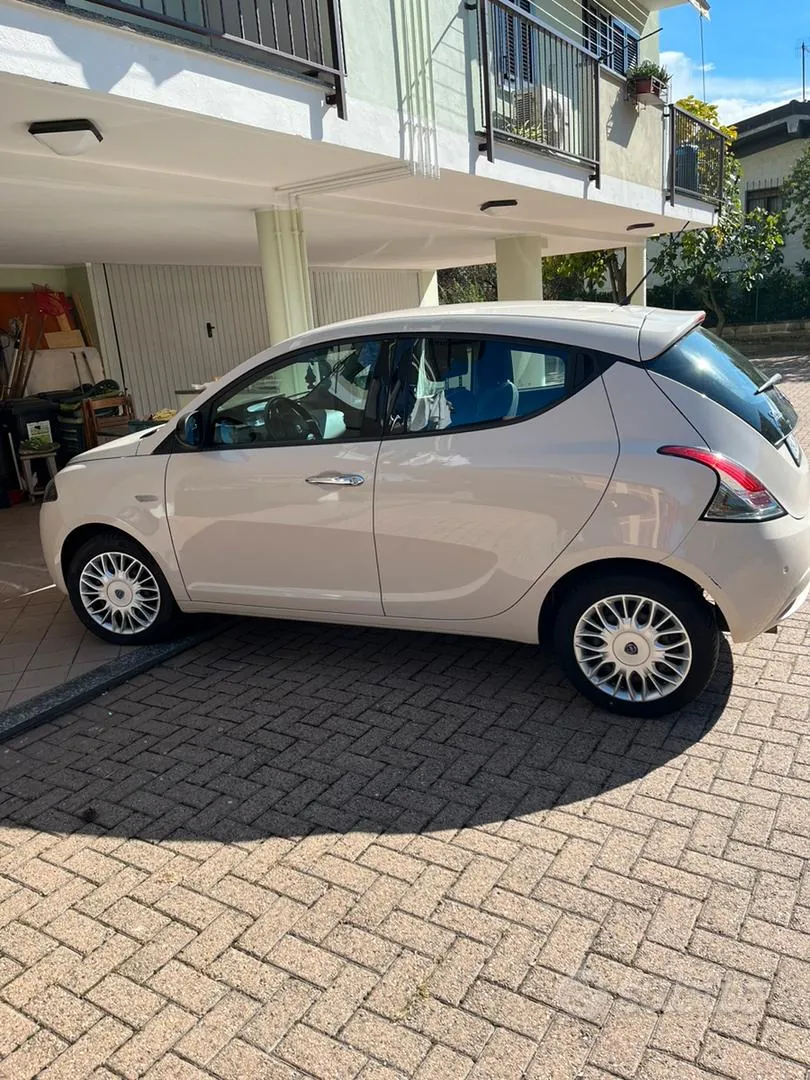 Lancia Ypsilon 2017 photo 3