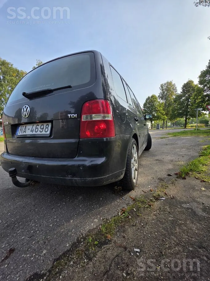 Volkswagen Touran 2005 photo 4