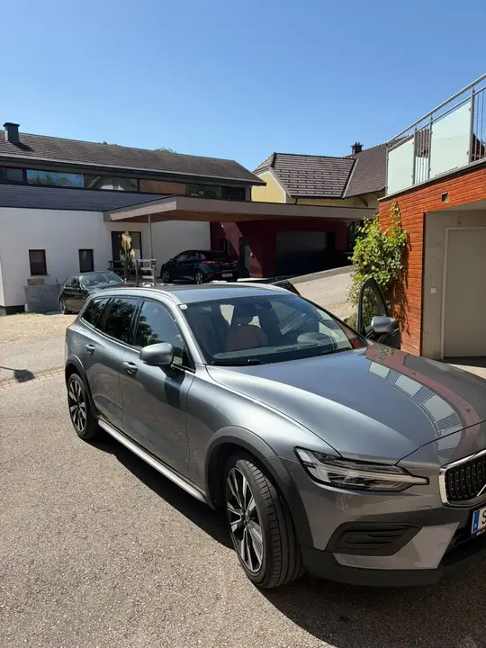 Volvo V60 2020 photo 3