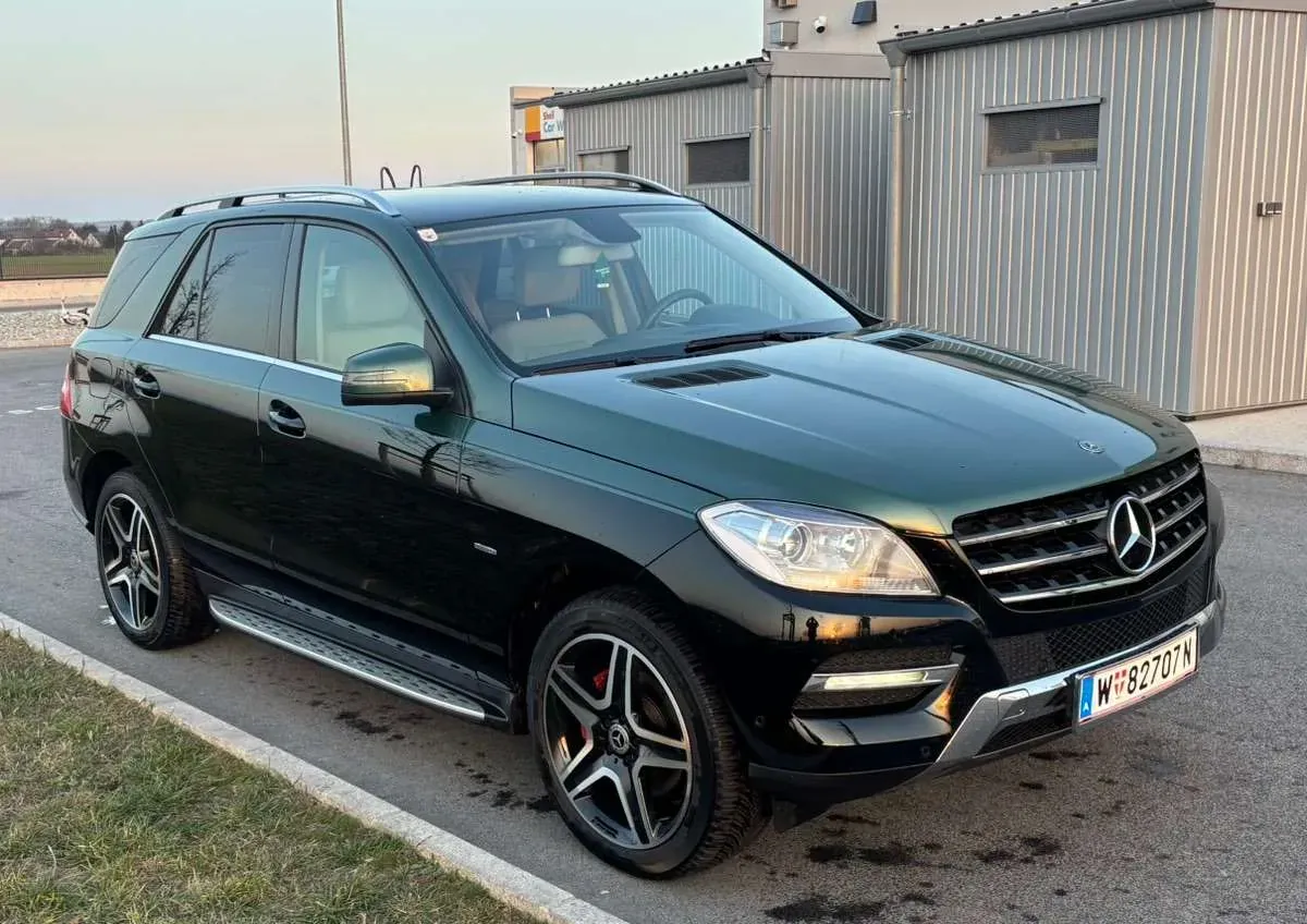 Mercedes-Benz M-Class 2012 photo 2