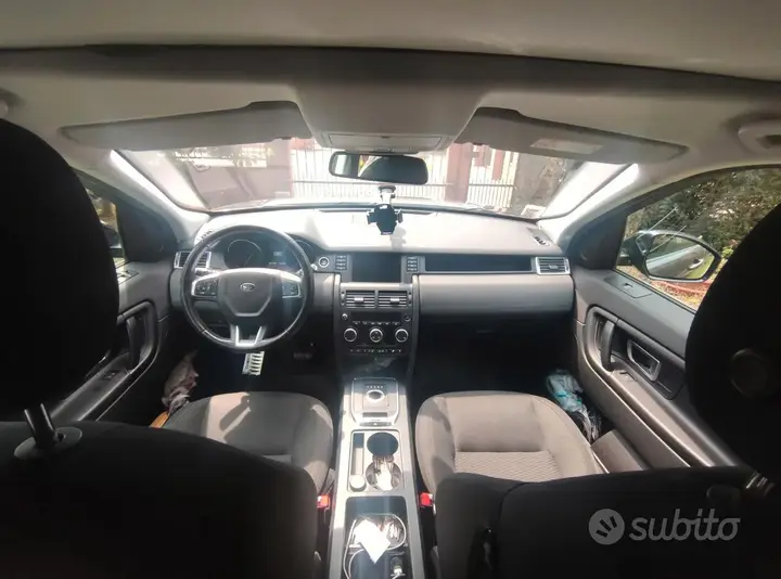 Land Rover Discovery Sport 2016 photo 3
