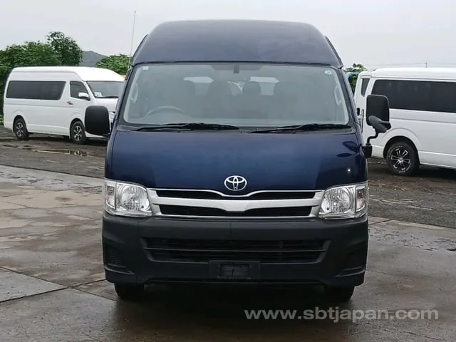Toyota Hiace 2013 photo 2