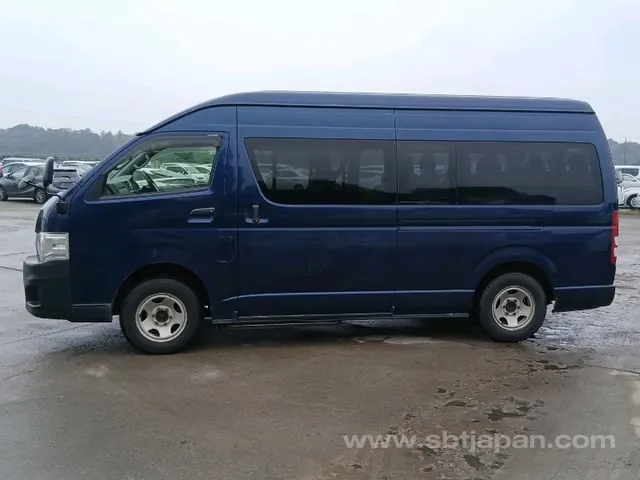 Toyota Hiace 2013 photo 4
