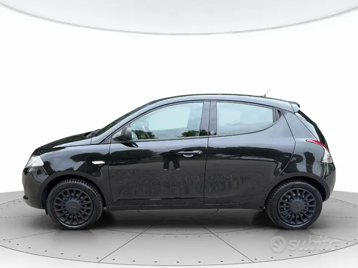 Lancia Ypsilon 2019 photo 2