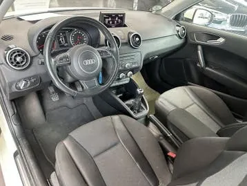 Audi A1 2011 photo 3