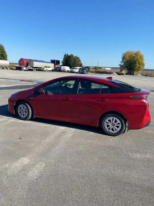 Toyota Prius 2017 photo 3