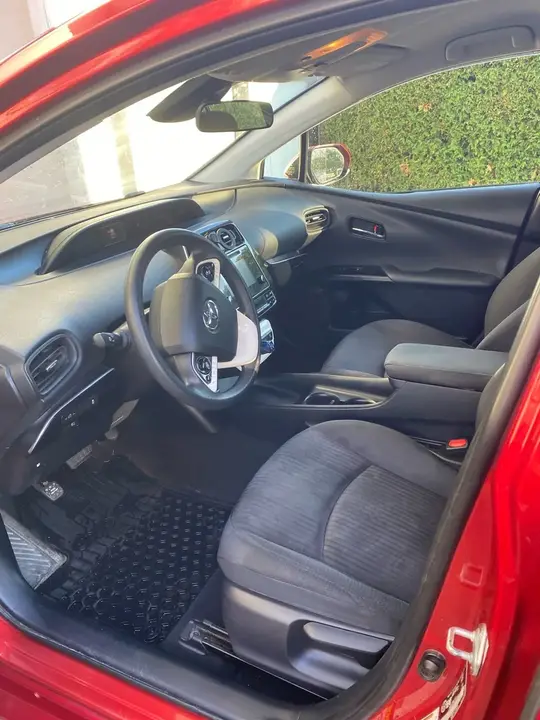 Toyota Prius 2017 photo 5