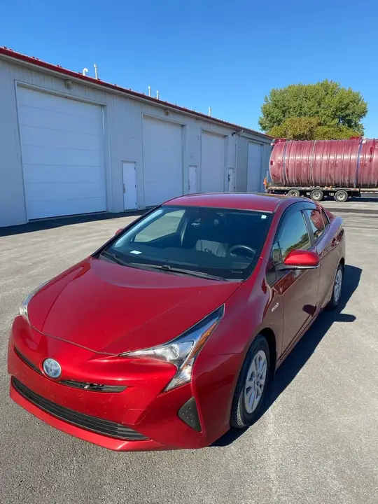 Toyota Prius 2017 photo 2