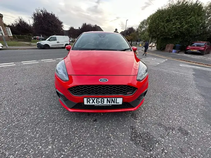 Ford Fiesta 2018 photo 2