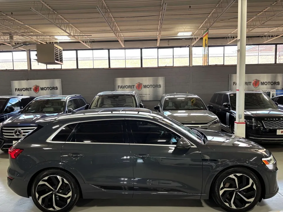Audi Q8 2024 photo 3
