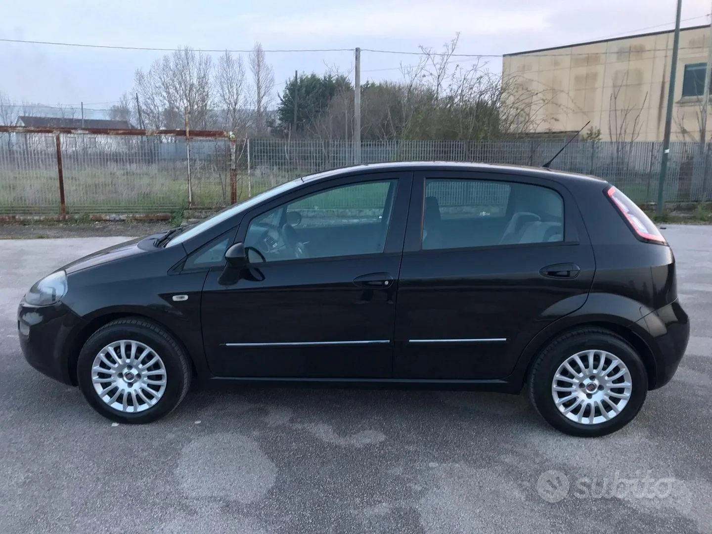 Fiat Punto 2012 photo 4
